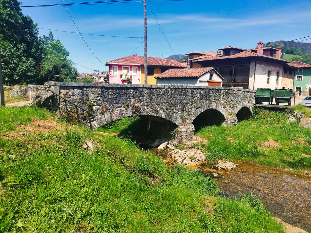 Puente sobre el rio Güeña BENIA DE ONIS