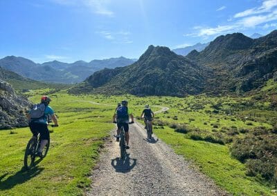 Ruta lagos covadonga en bici desde Benia 8