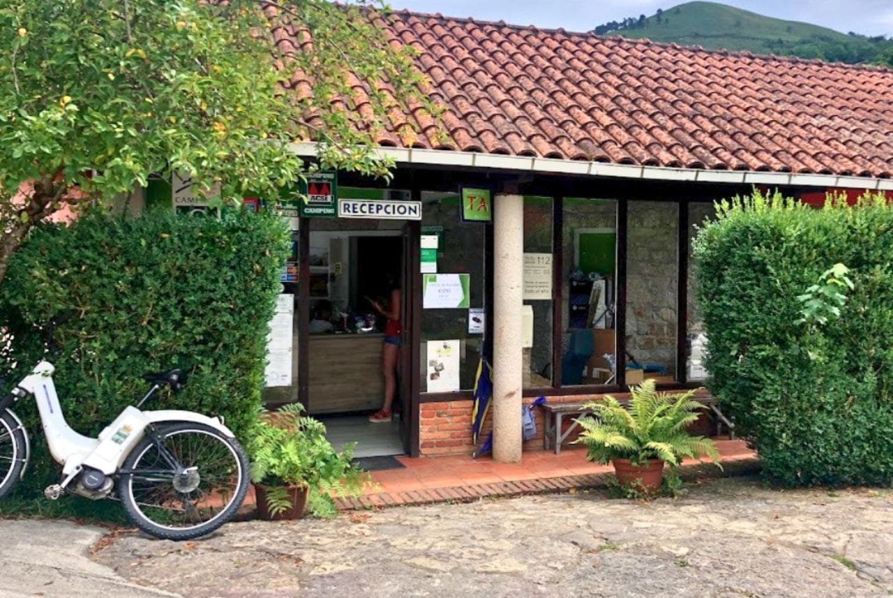 Foto recepción Camping Picos de Europa