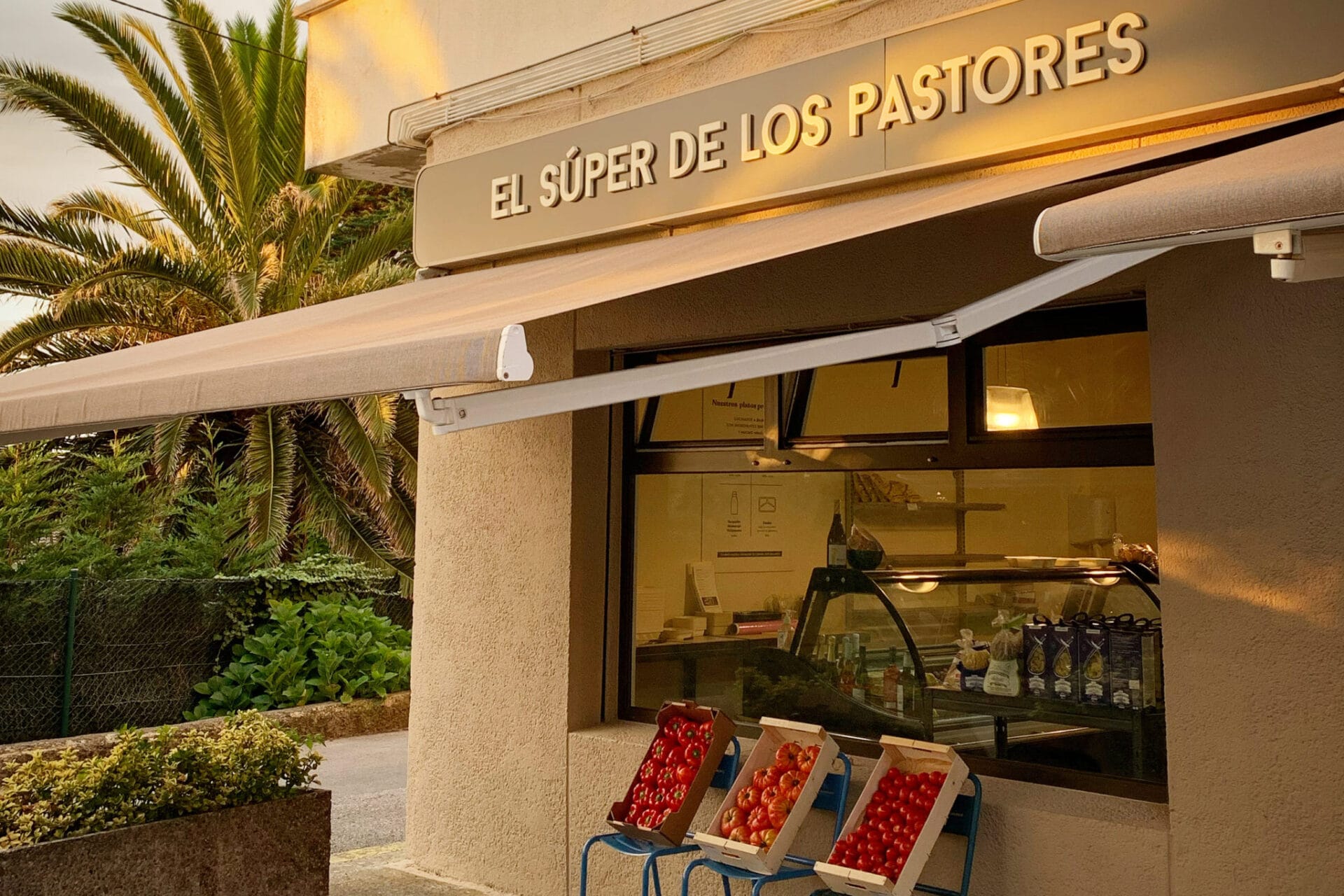 Escaparate El Super de los Pastores
