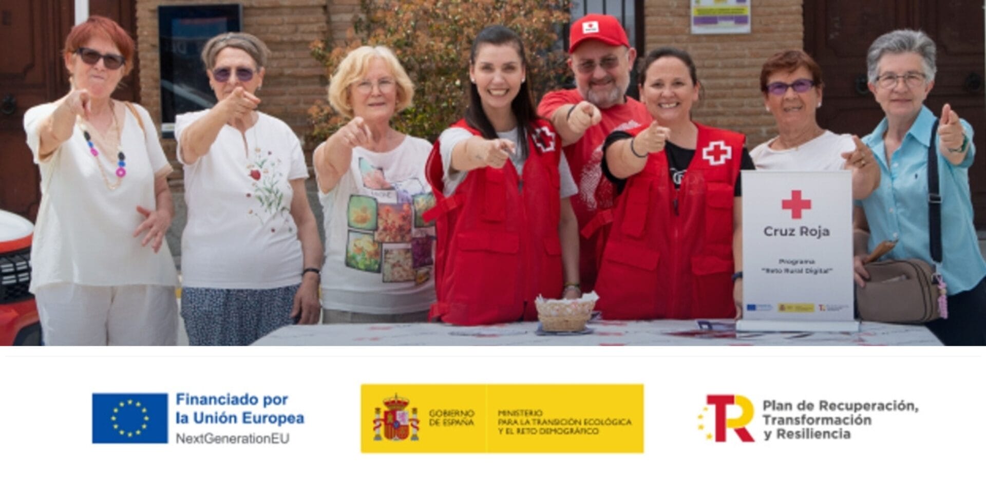 foto voluntarios cruz roja logos