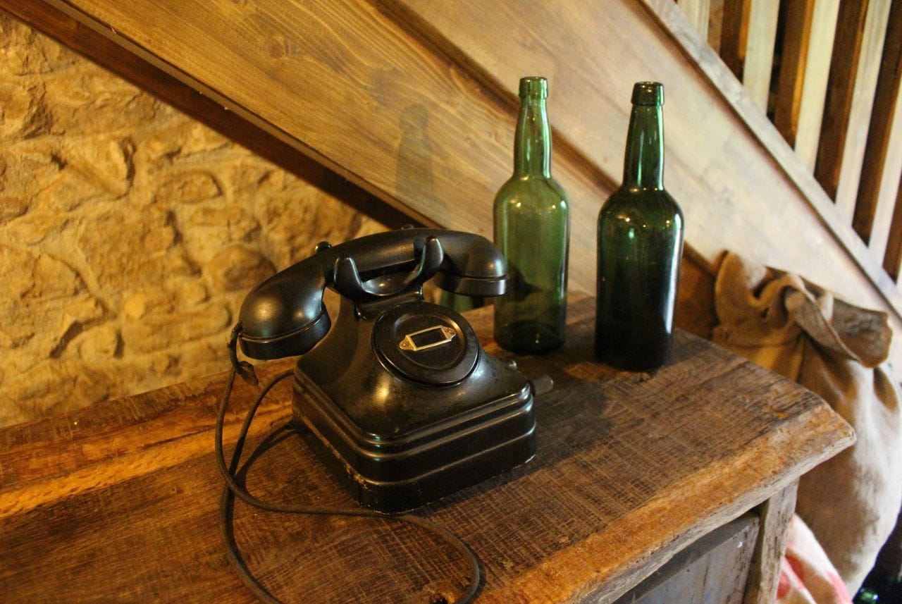 telefono antiguo chigre de tullidi, benia de Onis